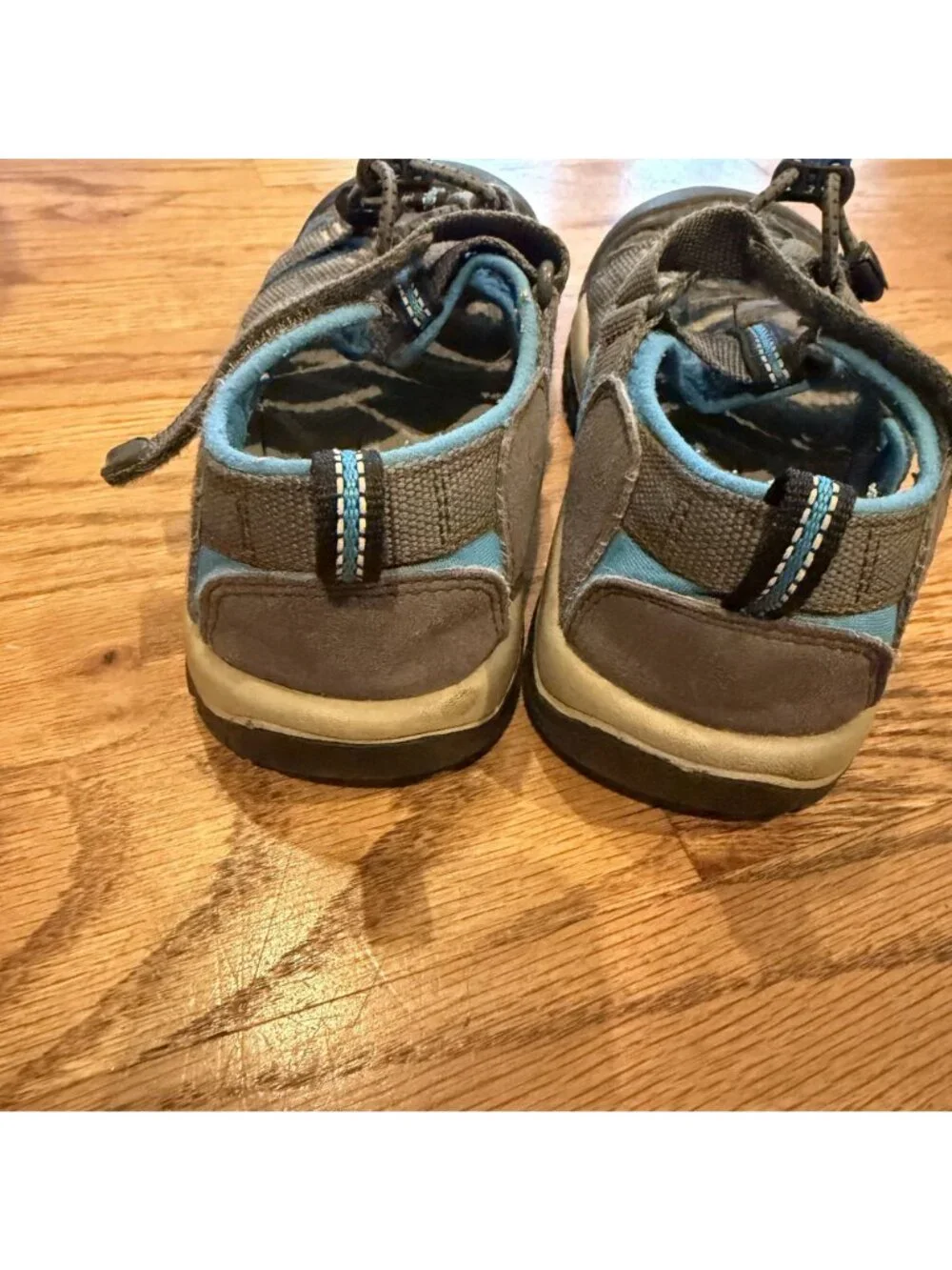 KEEN YOUTH SHOES SIZE 2 BLUE BLACK WATER SHOES SANDALS